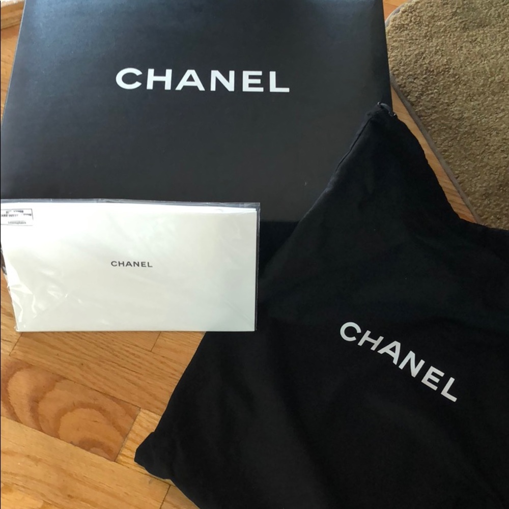 CHANEL Bag Red Classic Lambskin Backpack CC Chain - Picture 4 of 5